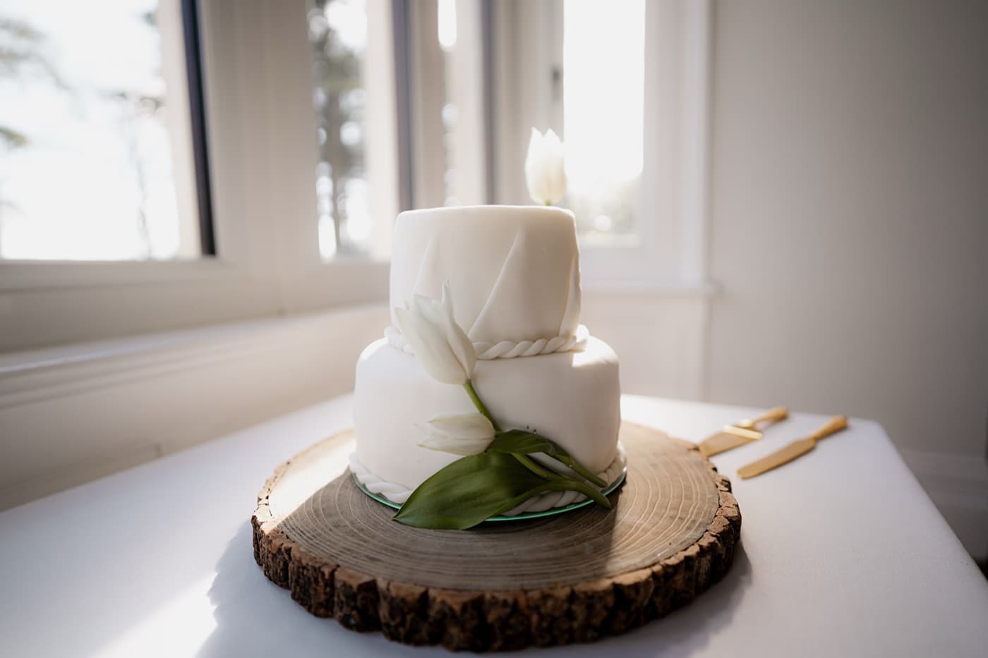 Wedding cake detail, editorial wedding photography